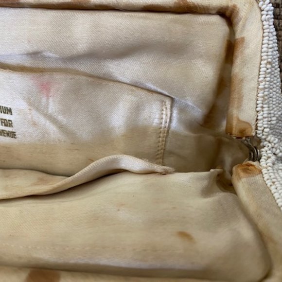 VINTAGE ('40s) Saks Fifth Avenue * WHITE Hand-Beaded Purse ☆ Made in Belgium - Picture 9 of 10